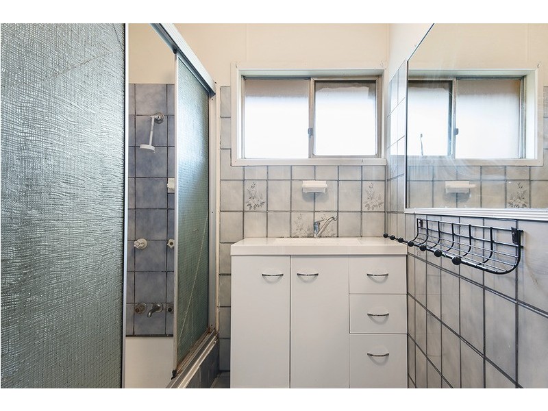 30 Yugumbri Crescent, Logan Central QLD 4114