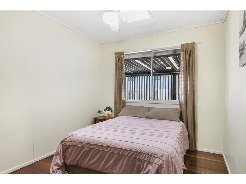 30 Yugumbri Crescent, Logan Central QLD 4114