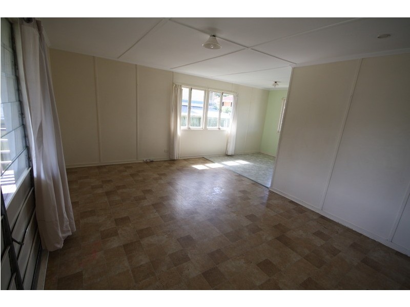 121 Ewing Road, Woodridge QLD 4114