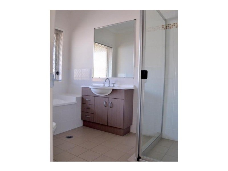 27 Coalstoun Crossing, Waterford QLD 4133