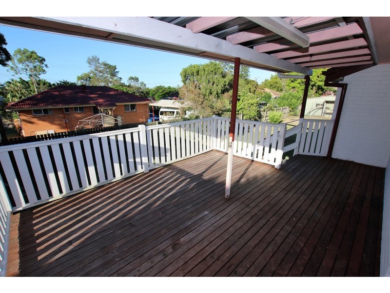 30 Yugumbri Crescent, Logan Central QLD 4114