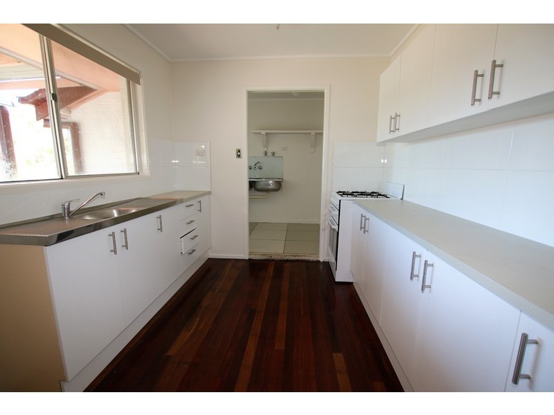 30 Yugumbri Crescent, Logan Central QLD 4114