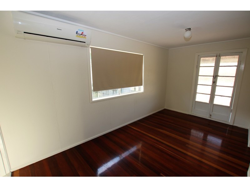 30 Yugumbri Crescent, Logan Central QLD 4114