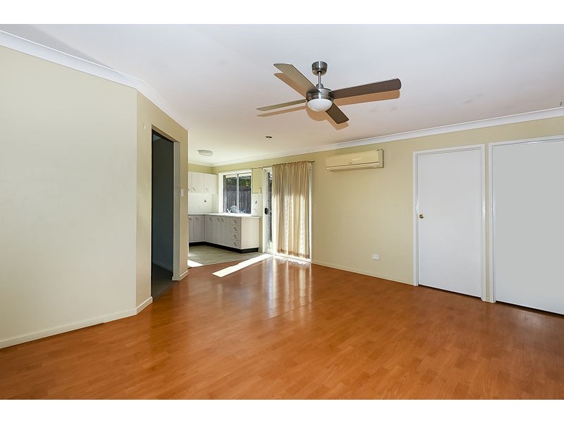 1 Troy Close, Edens Landing QLD 4207
