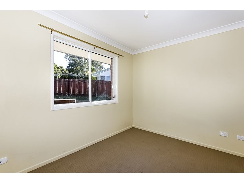 1 Troy Close, Edens Landing QLD 4207
