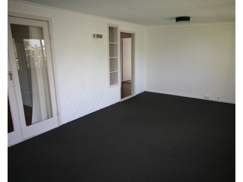 9 Muller Road, Woodridge QLD 4114