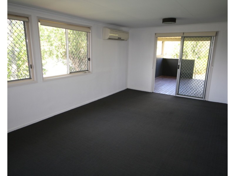 9 Muller Road, Woodridge QLD 4114