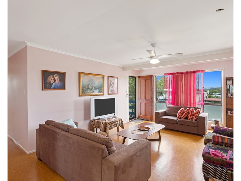 33 Aquarius Drive, Kingston QLD 4114