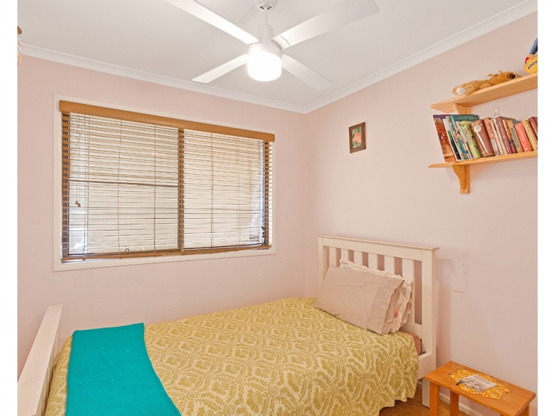 33 Aquarius Drive, Kingston QLD 4114