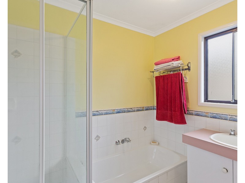 33 Aquarius Drive, Kingston QLD 4114