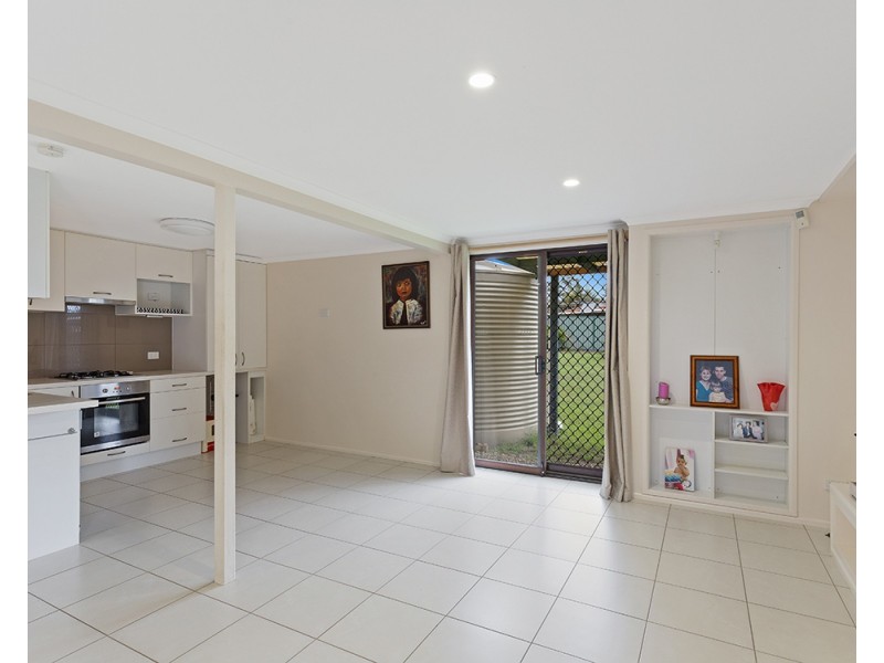 33 Aquarius Drive, Kingston QLD 4114