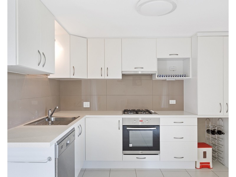 33 Aquarius Drive, Kingston QLD 4114