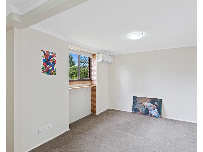33 Aquarius Drive, Kingston QLD 4114
