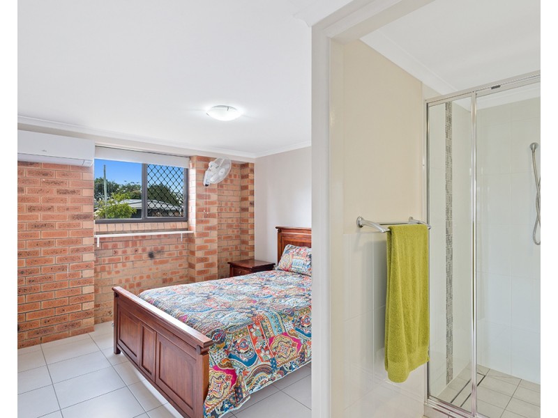 33 Aquarius Drive, Kingston QLD 4114