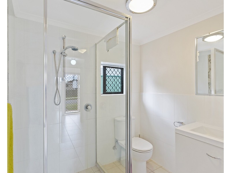 33 Aquarius Drive, Kingston QLD 4114