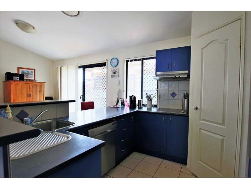 8 Links Avenue, Meadowbrook QLD 4131