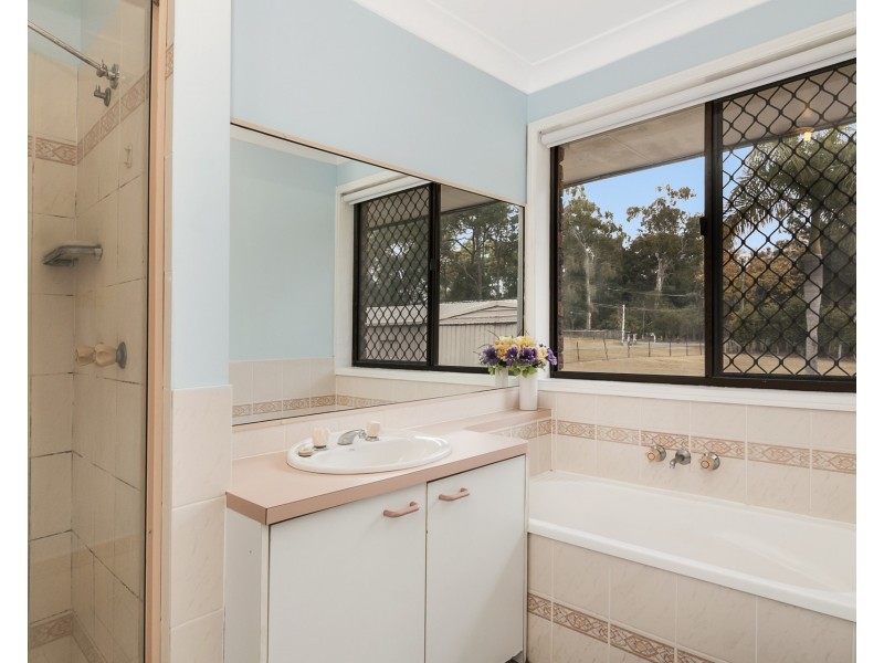 35 Jacaranda Avenue, Boronia Heights QLD 4124