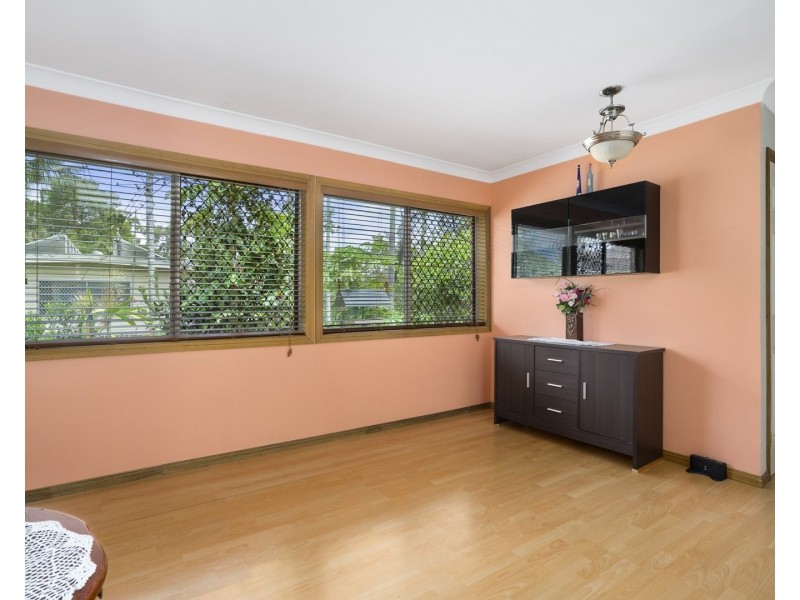 4 Leonard Street, Kingston QLD 4114