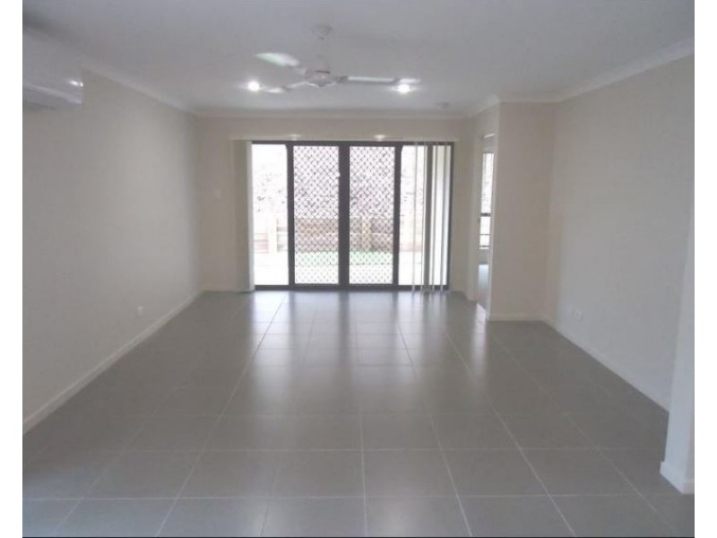 22 Hollanders Crescent, Ormeau Hills QLD 4208