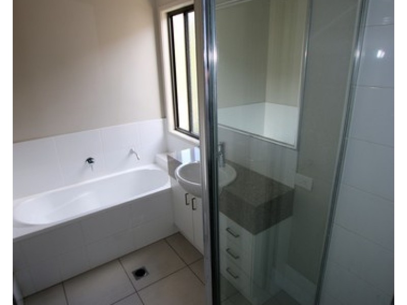 18 Stratus Lane, Coomera QLD 4209