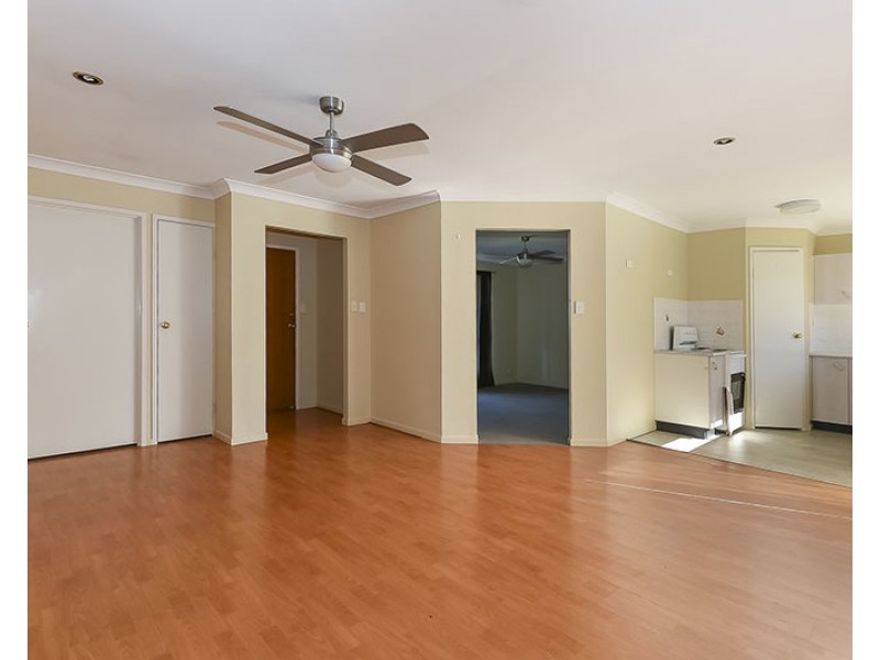 1 Troy Close, Edens Landing QLD 4207