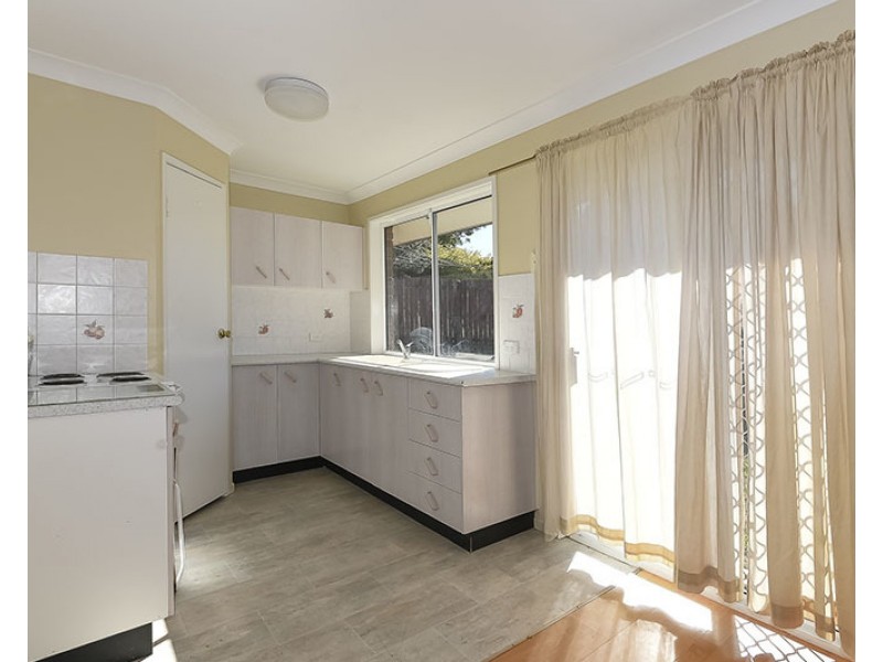 1 Troy Close, Edens Landing QLD 4207