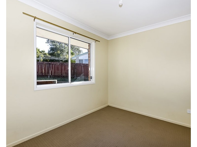1 Troy Close, Edens Landing QLD 4207