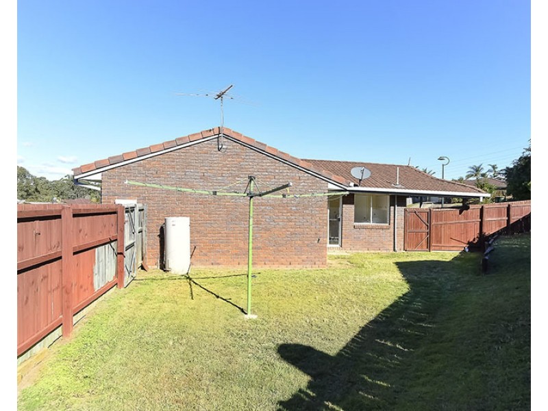 1 Troy Close, Edens Landing QLD 4207