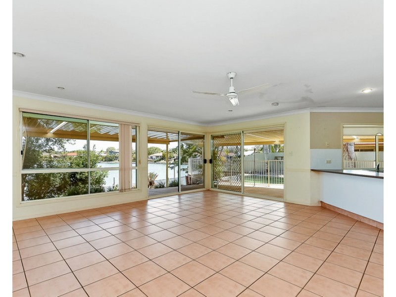132 Monterey Keys Drive, Helensvale QLD 4212