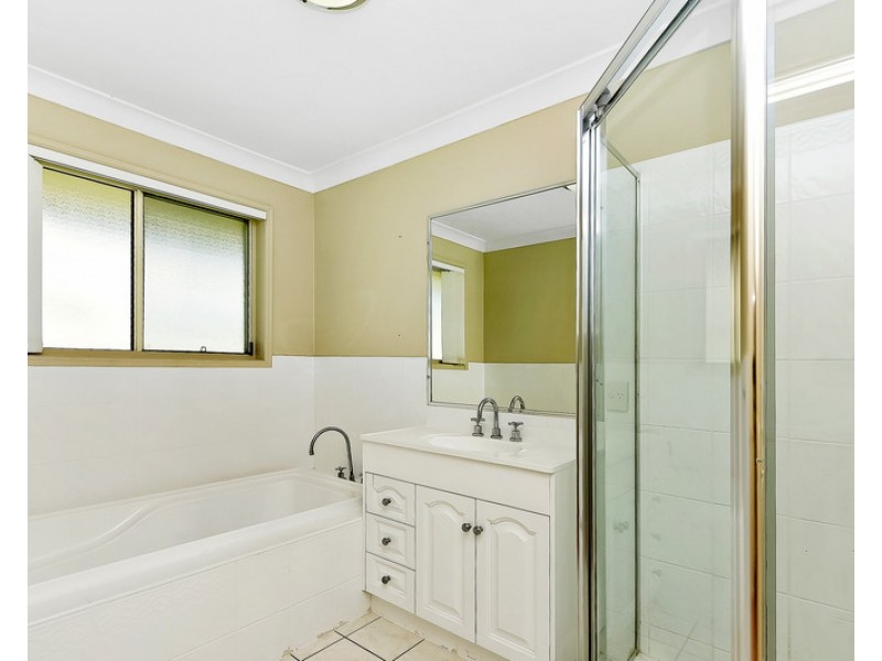 132 Monterey Keys Drive, Helensvale QLD 4212