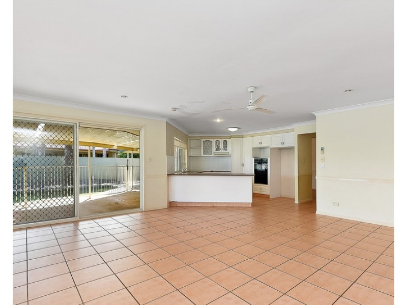 132 Monterey Keys Drive, Helensvale QLD 4212