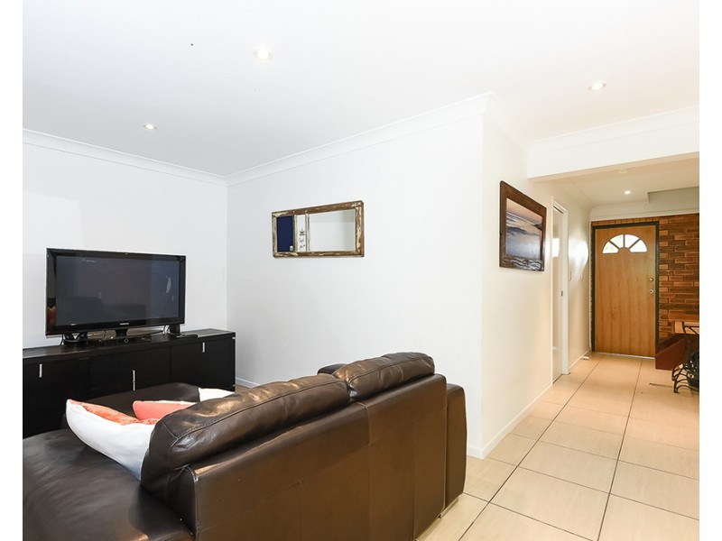 27 Sherwood Crescent, Daisy Hill QLD 4127