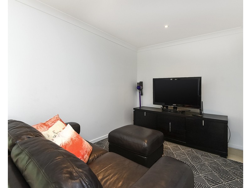 27 Sherwood Crescent, Daisy Hill QLD 4127