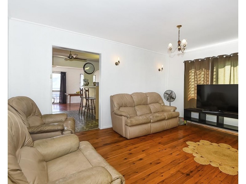 8 Mikaga Court, Woodridge QLD 4114
