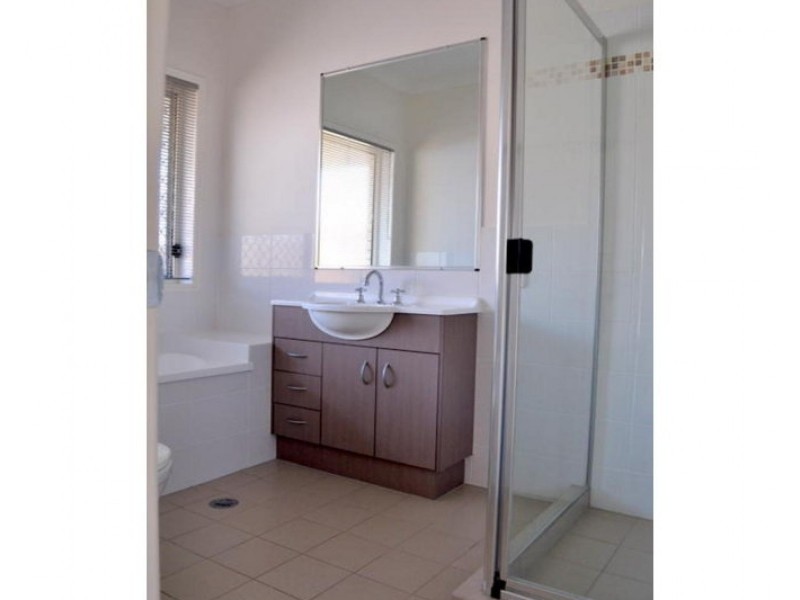 27 Coalstoun Crossing, Waterford QLD 4133