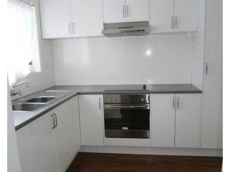 2/13 Albert Street, Eagleby QLD 4207