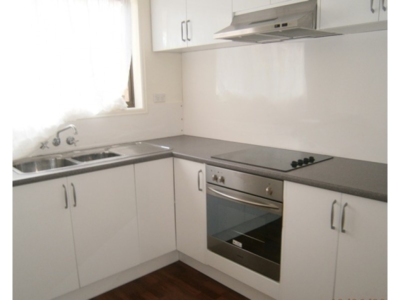 2/13 Albert Street, Eagleby QLD 4207