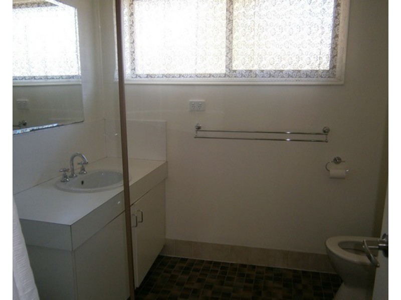 2/13 Albert Street, Eagleby QLD 4207