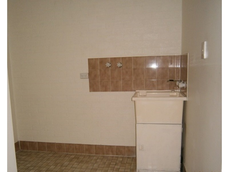 2/13 Albert Street, Eagleby QLD 4207