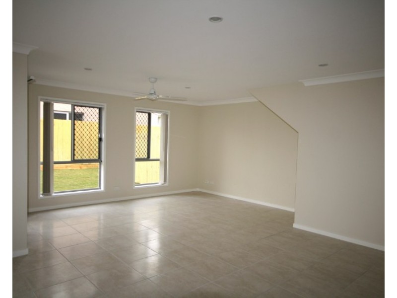 1/54 Sanctuary Parkway, Waterford QLD 4133