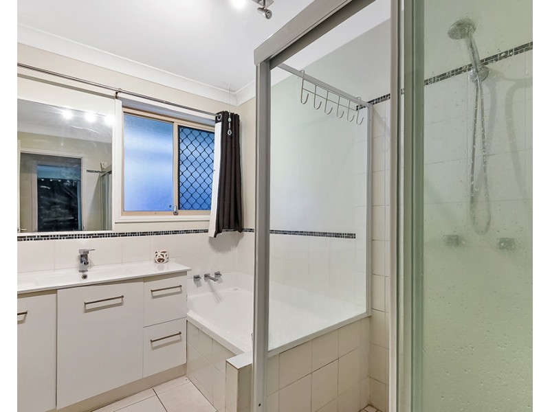 17 Fenwood Close, Boronia Heights QLD 4124