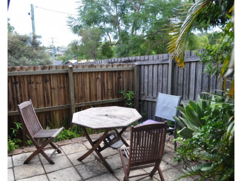2/93 Barbaralla Drive, Springwood QLD 4127
