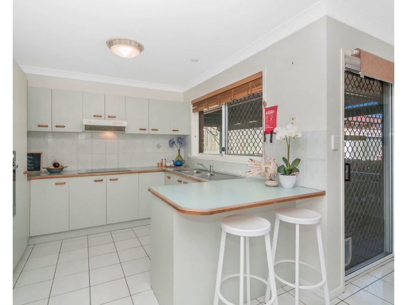 1 Rosegum Rise, Regents Park QLD 4118