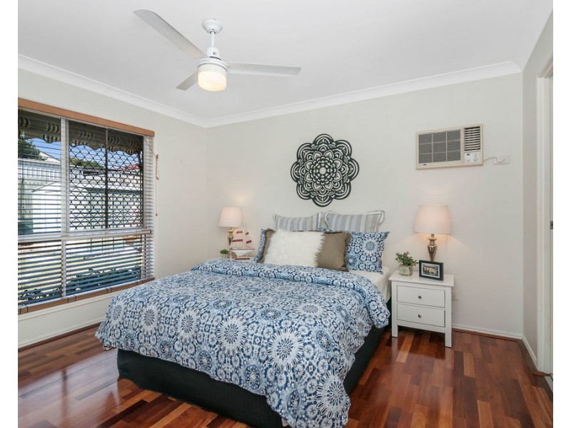 1 Rosegum Rise, Regents Park QLD 4118