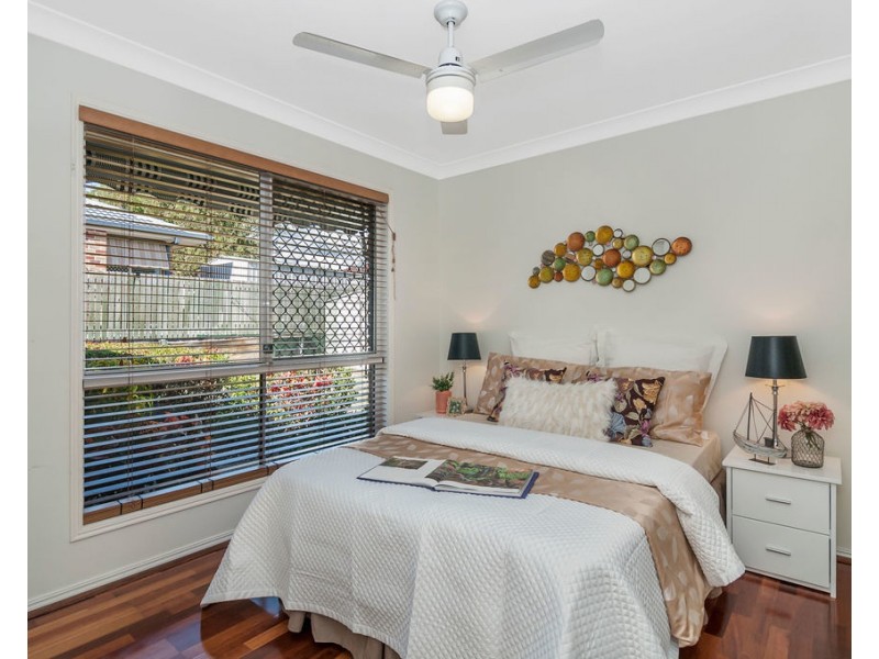 1 Rosegum Rise, Regents Park QLD 4118
