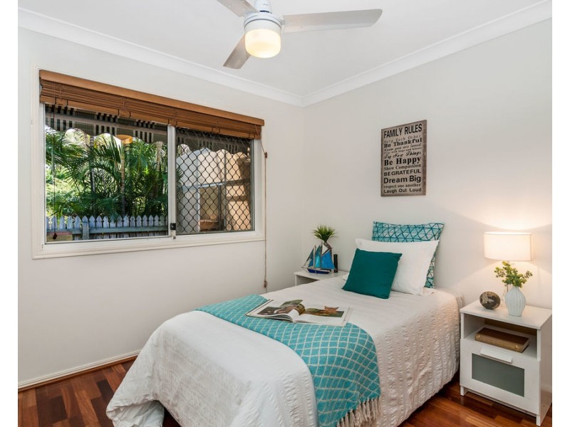 1 Rosegum Rise, Regents Park QLD 4118