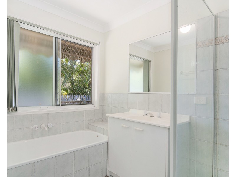 1 Rosegum Rise, Regents Park QLD 4118