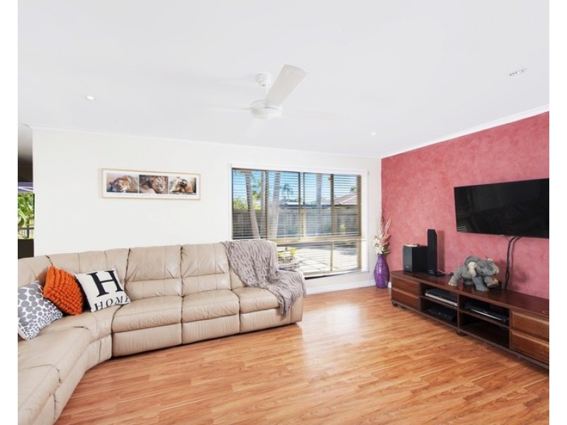 18 Eli Court, Hillcrest QLD 4118
