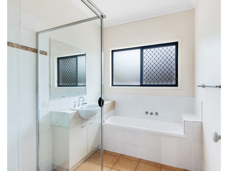 10 Firecrest Close, Upper Coomera QLD 4209