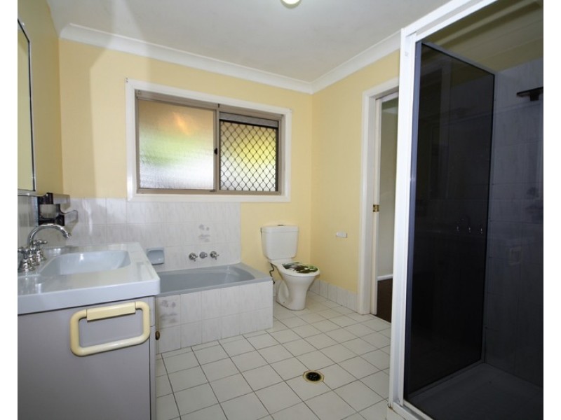4 Elton Street, Daisy Hill QLD 4127